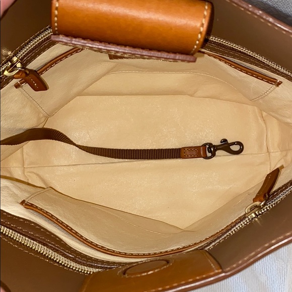 *SOLD*Dooney & Bourke Saddle Medium Roxy Crossbody - Picture 8 of 9